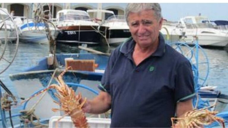 Omicidio Vassallo, la relazione della Commissione Antimafia: “Killer ha sparato in piedi o dal sellino di un motorino”