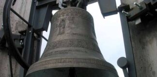 Gli effetti del caldo in Campania, calci e pugni a parroco e sagrestano per suono troppo forte delle campane