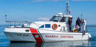 Salerno, anziano irpino trovato morto in mare: caduto in acqua dopo un malore