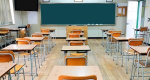 Distanza tra i banchi non più necessaria, l’allarme dei presidi: “In Campania situazione disperata”