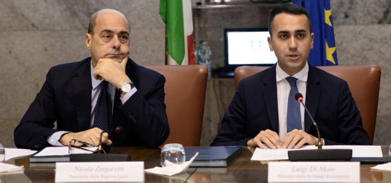 M5S diventa un partito “normale”, aperta strada alle alleanze con il Pd, l’ok dei campani Di Maio e Fico
