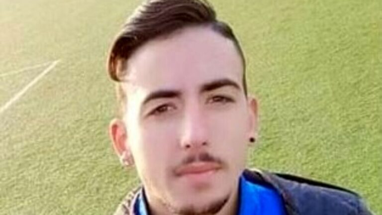 Giovane calciatore muore per un malore improvviso su di un campo di calcio a Giugliano