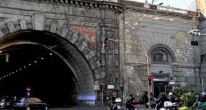 Resta chiusa la galleria Vittoria dopo il crollo interno, lavori di ripristino già iniziati