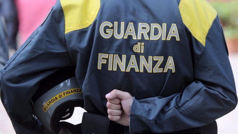 Napoli, individuati due caseifici non autorizzati: sequestrata una tonnellata di mozzarella