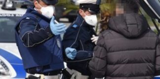 Mancato utilizzo di mascherina, fioccano le prime sanzioni: cinque persone multate a Napoli