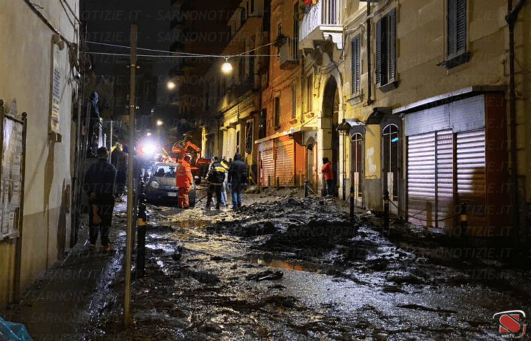 Sarno, completata l’evacuazione dal centro storico, scuola Baccelli aperta per l’accoglienza