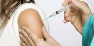 Vaccini, la Lega tenta il blitz no-vax: gelo degli alleati