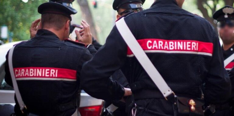 Truffe ai danni di anziani, finiscono in manette sei falsi carabinieri napoletani