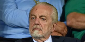 Napoli, volantini contro De Laurentiis: «Barzellette, sei un mercenario»