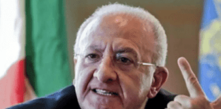 Covid, De Luca: “Per i campani prova di responsabilità, con le mascherine si risolve il 90% dei problemi”