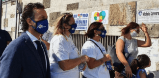 Autismo, protesta mamme a Caserta. Oliva (Fdi): “Asl non garantisce sistema Aba, team smembrati”