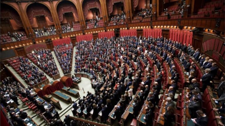 Referendum, trionfa il “Sì”: superato il 77% in Campania. Il numero dei parlamentari scende da 945 a 600