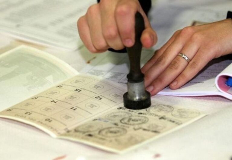 Tutti i risultati dei comuni della provincia di Napoli: a Lacco Ameno Pasquale e De Siano chiudono in parità, a Terzigno Ranieri si ferma al 49,26%