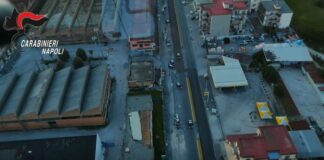 Operazione anticamorra a Napoli, 23 provvedimenti cautelari: esercenti piegati al volere dei clan