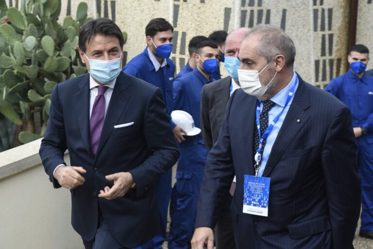 Inaugurata da Conte la nuova linea elettrica sottomarina Capri-Sorrento-Torre Annunziata