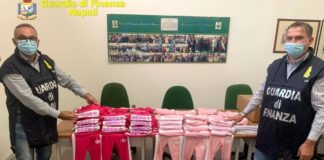 Somma Vesuviana: scoperta fabbrica del falso, sequestrati oltre mille capi e denunciati quattro cittadini cinesi