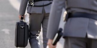 Evasione fiscale, arrestato imprenditore di San Giorgio: sotto sequestro Ferrari, Porsche e Rolex