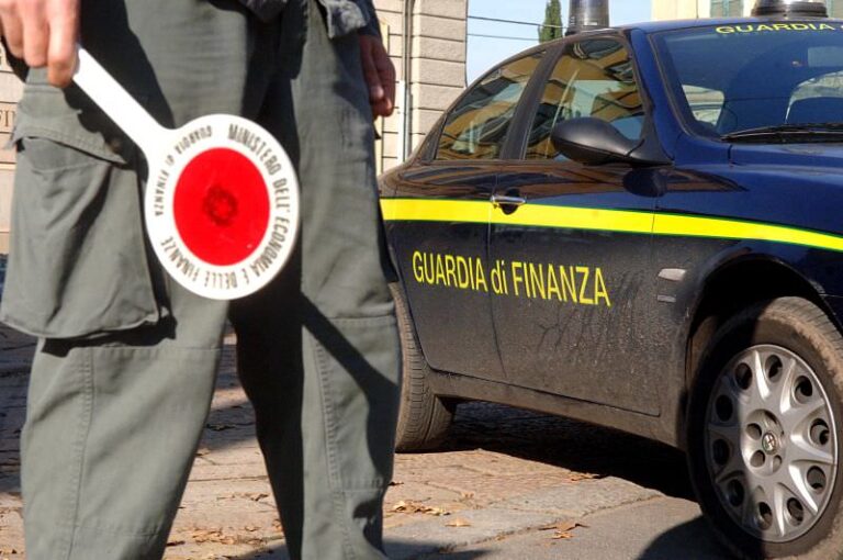 La guardia di finanza dagli usurai: “Pagate le tasse!”. Conto da 400 mila euro