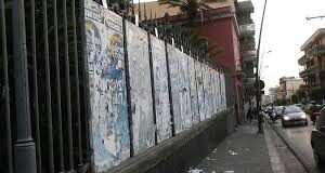 Racket sui manifesti elettorali, la procura di Napoli chiede la condanna di otto imputati