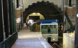 Problemi a non finire per la funicolare di Chiaia. De Magistris: “Ennesima malattia di massa!”