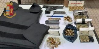 Napoli, poste sotto sequestro armi e munizioni, 51enne finisce in manette