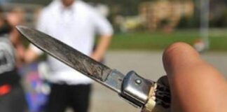 Denunciati 13enne e 14enne nel Napoletano, armati di mannaia e coltello