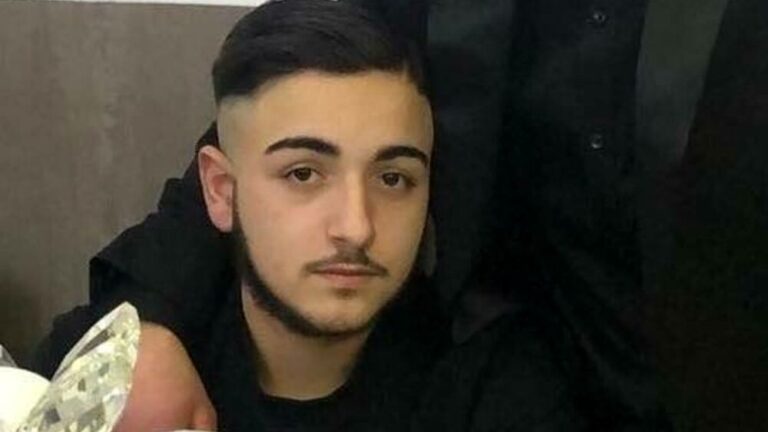 Napoli, funerali vietati per il 17enne ucciso da un poliziotto dopo una rapina