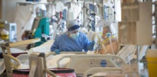 Covid, allarme a Napoli: ospedali quasi al massimo della capienza in tutti i reparti