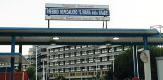 Tragedia horror in ospedale a Pozzuoli, ex infermiere cava gli occhi ad un 41enne