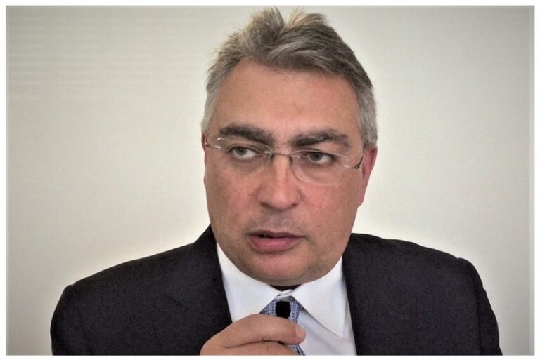 Sessa Aurunca, a fine mese in consiglio la mozione di sfiducia nei confronti di Sasso. Il sindaco: “Resistere!”