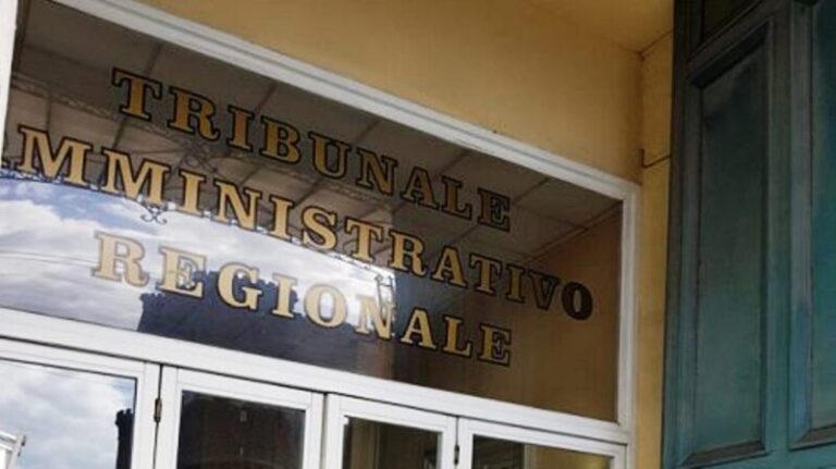 Chiusura delle scuole in Campania, respinto dal Tar il ricorso contro l’ordinanza di De Luca