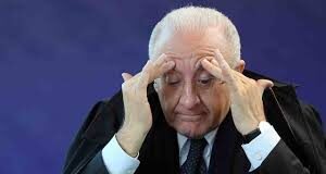 De Luca: “Posti letto, 590 è l’intera dotazione per pazienti covid e non covid, sia nel pubblico che nel privato”