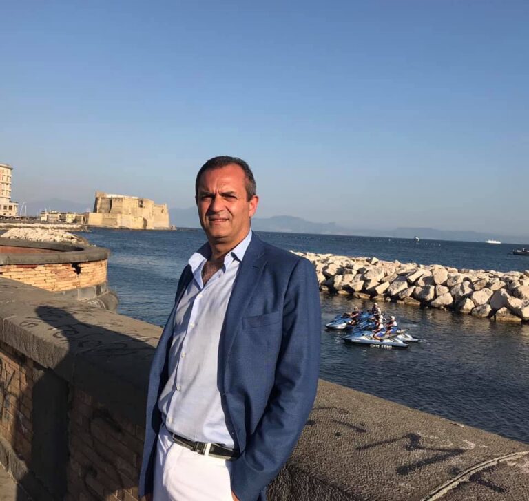 De Magistris, l’Unità di crisi, la Campania, il lungomare di Napoli: ecco che cos’è in arrivo…
