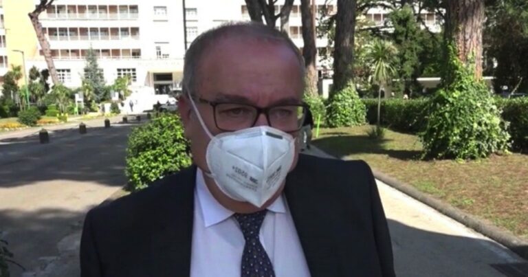 Drammatico appello dal Cotugno: “Auto ed ambulanze in fila, chiamate prima i medici di base. Aiutateci!”