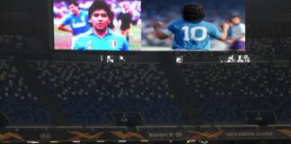 Il Napoli piega il Rijeka (2-0) nel dolce ricordo del suo Maradona