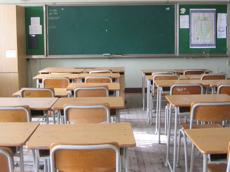 Firmata l’ordinanza per scuole campane: infanzia e prime classi della primaria in presenza dal 24 novembre