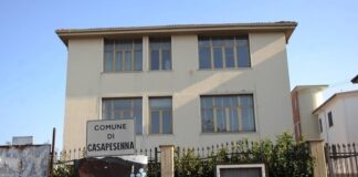 Il capo della Squadra Mobile a Casapesenna per incontrare De Rosa. Il sindaco lancia un appello ai cittadini: “Ribellatevi al racket”