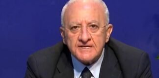 De Luca a testa bassa: “In poche ore da zona gialla a rossa, perchè? Contro la Campania sciacallaggio da certi politici…