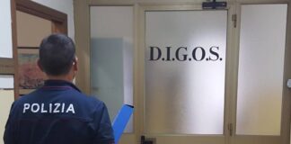 Bombe carta contro la casa di De Luca a Salerno, quattro persone indagate dalla Digos