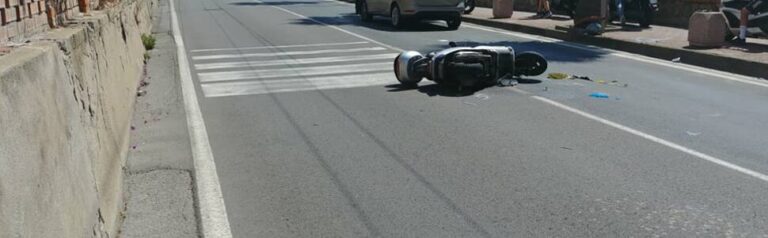 Napoli, tragico incidente stradale: un morto dopo scontro tra scooter e Fiat Panda