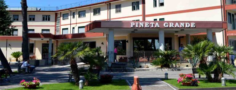 Inchiesta sui lavori al ‘Pineta Grande Hospital’, la pubblica accusa ha chiesto il rinvio a giudizio per 36 indagati