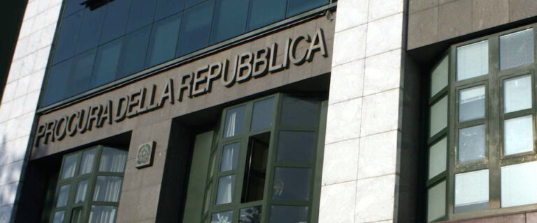 Campania: la Procura decisa a far chiarezza sui dati covid in possesso del Governo