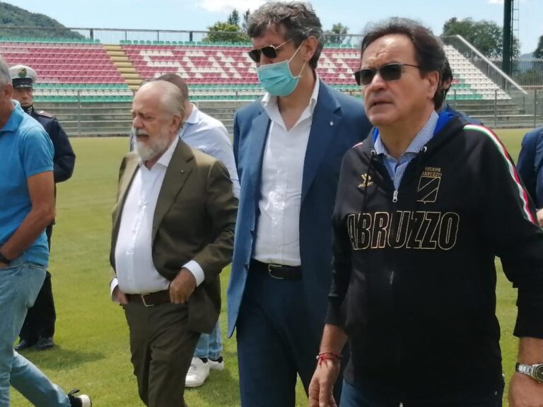 I 5 Stelle scontenti per il ritiro del Napoli in Abruzzo: atti in Procura e all’Anac. Hysaj positivo al covid-19