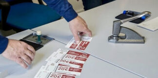 Arzano: bonus spesa con false attestazioni, denunciate 60 persone