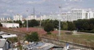 Il campo rom lungo la circumvallazione di Scampia zona rossa: 95 persone si 370 positive