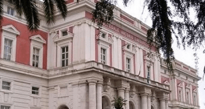 Caso della 42enne legata alla barella: la Commissione disciplinare del Cardarelli pronta ad adottare provvedimenti durissimi