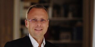 Casoria, il sindaco Bene presenta la nuova giunta: riconfermati Ambrosio e Russo