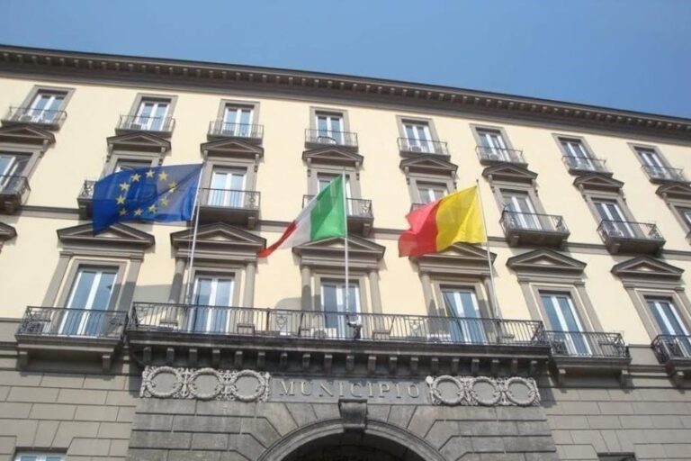 Napoli, rinviata la seduta del Consiglio comunale per rendere omaggio a Maradona