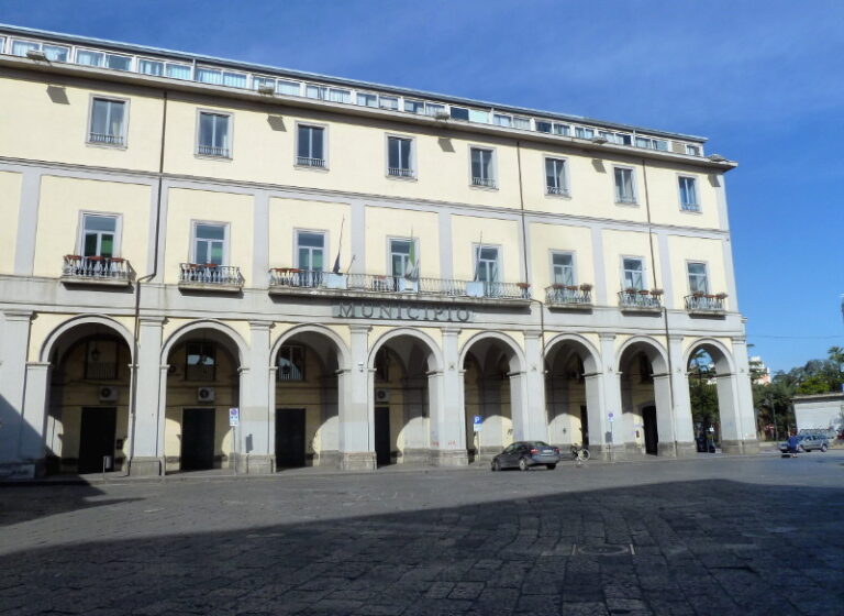 Aversa, il Comune accumula altri 6 milioni di debiti. Gianluca Golia: “Disastro finanziario dovuto all’incapacità di recuperare i crediti”