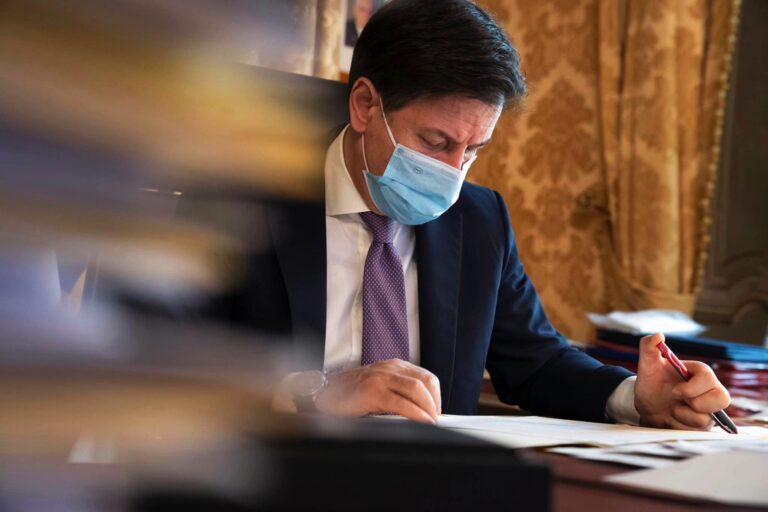 Punto per punto ecco che cosa prevede il nuovo Dpcm. Ed oggi la Campania potrebbe diventare zona arancione